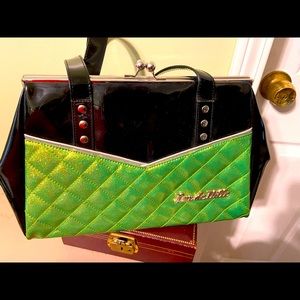 Lux de Ville  femme fatal kiss lock shoulder bag green